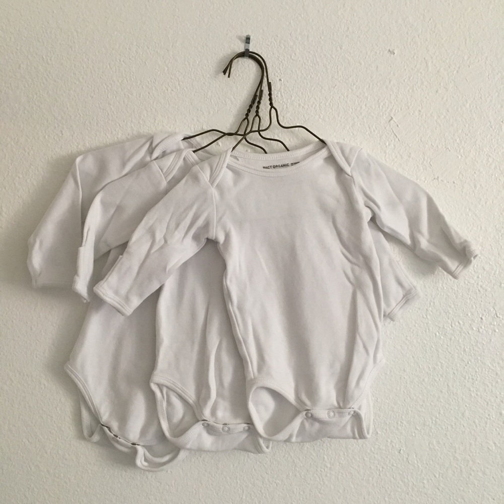 LOT 3 Pact Organic onesies/bodysuits - white